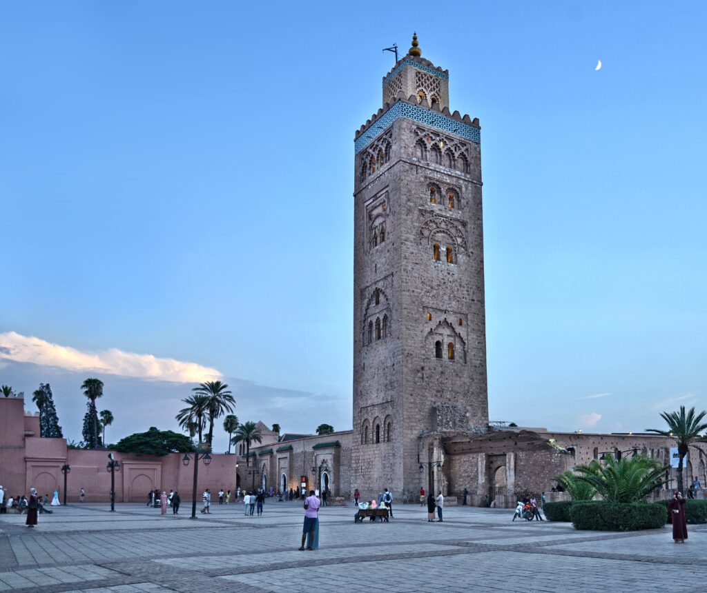 Marrakesz - odwiedź tajemnicze zaułki i poznaj niezwykłe historie miasta